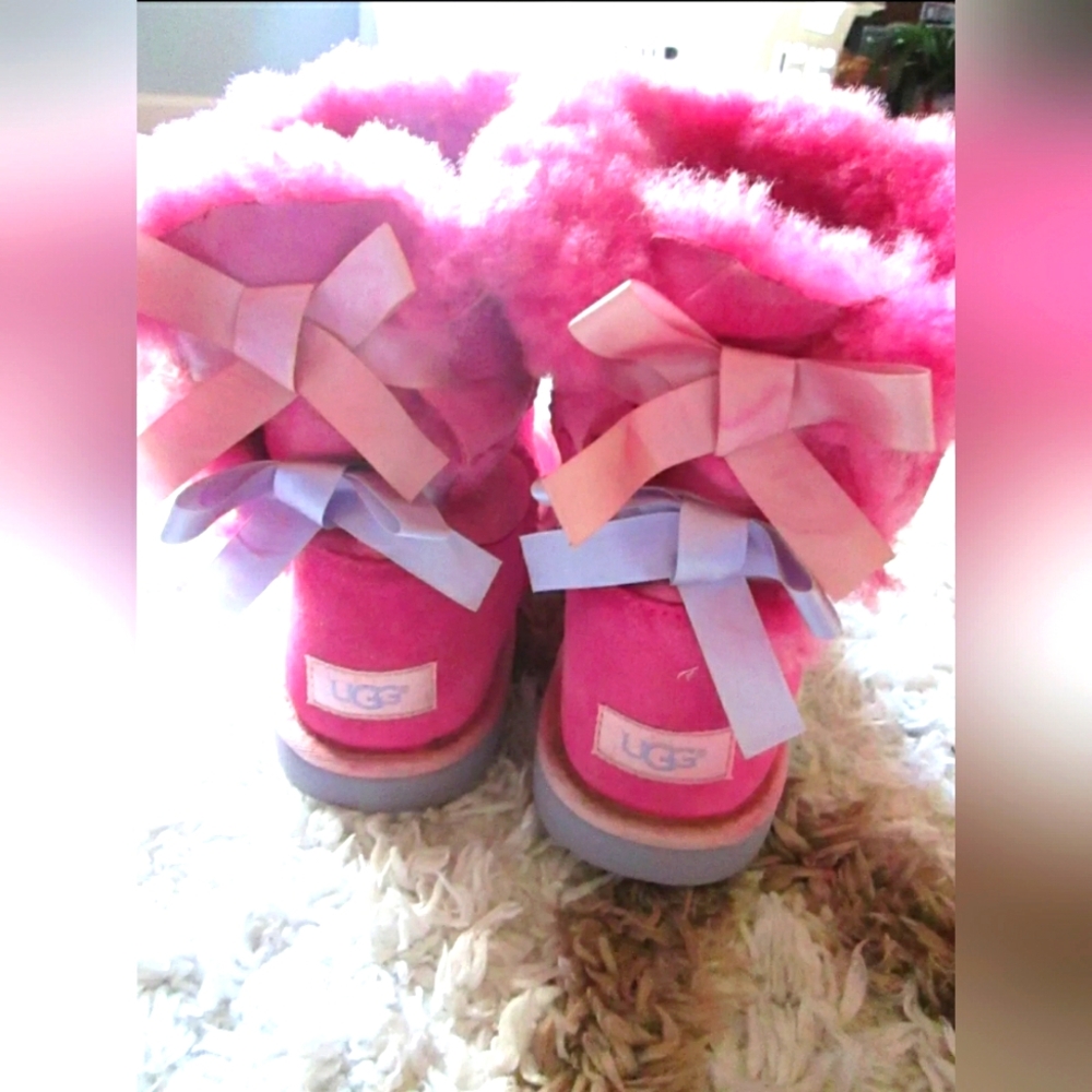 UGG Bailey Bow II Boot Strawberry Sorbet Pink 1017394K Big Kid Sz 5 or Women 7